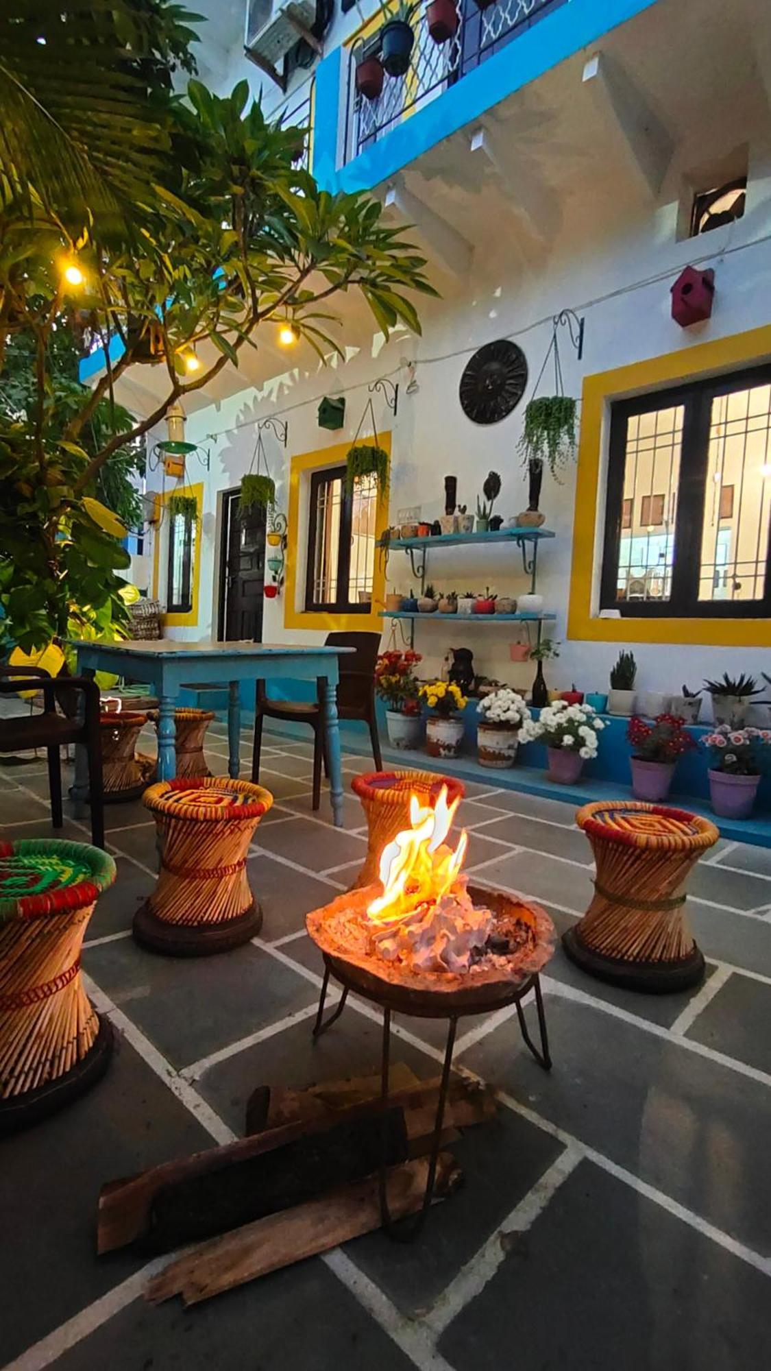 Iora Guest House Bharatpur Eksteriør billede