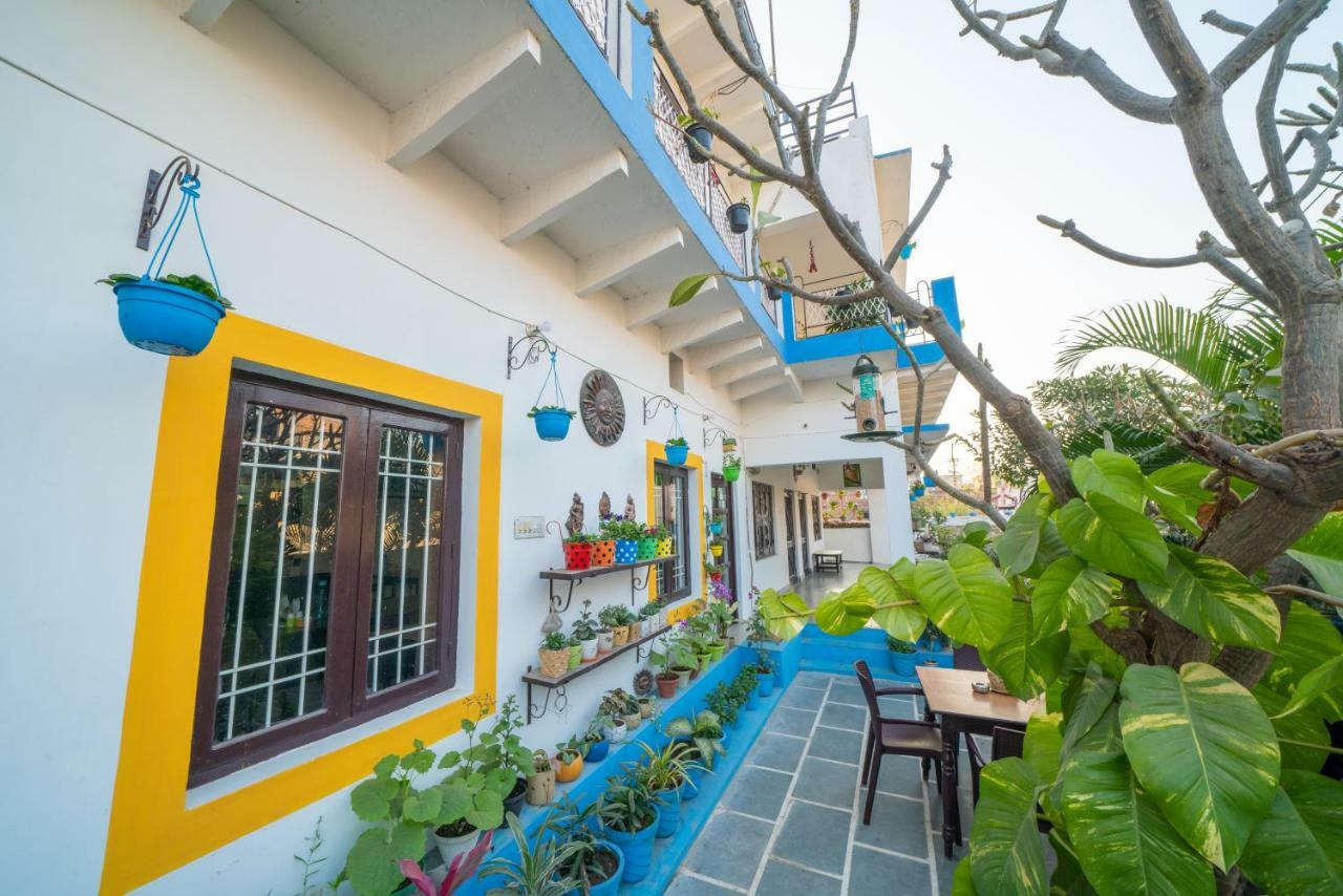 Iora Guest House Bharatpur Eksteriør billede